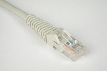 Eaton tripp lite series cat5e 350 mhz snagless molded (utp) ethernet cable (rj45
